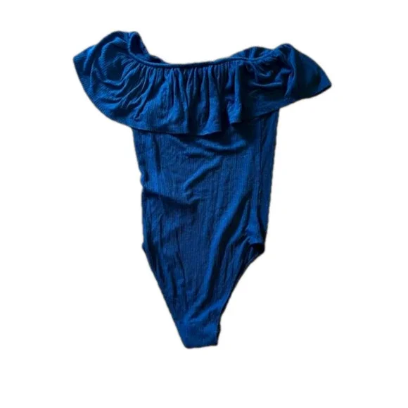 ABERCROMBIE & FITCH off the shoulder bodysuit 🤩 - Picture 3 of 3